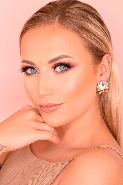 Nela Šustrová